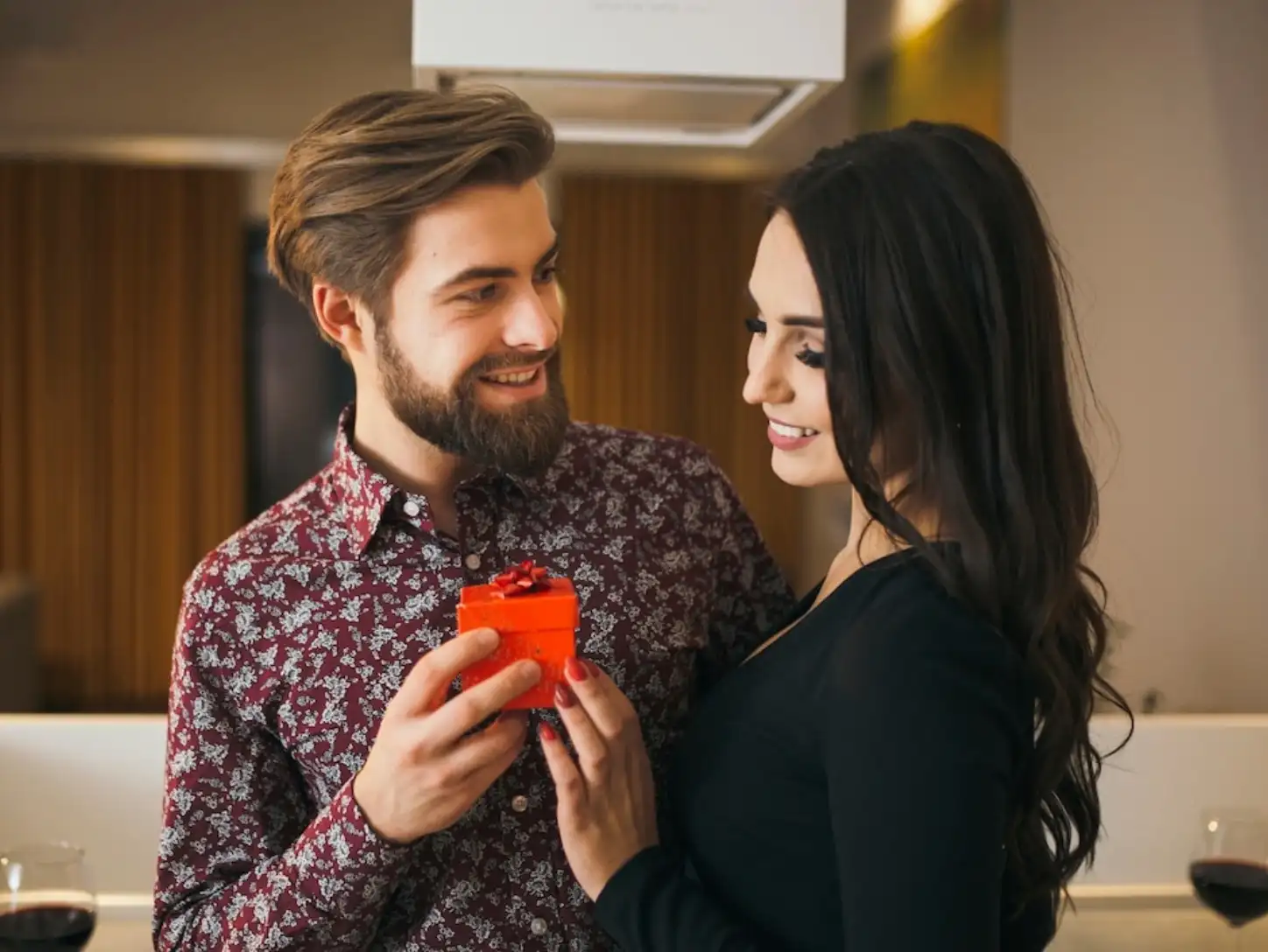 If a Man Is Afraid of Losing You, He’ll Often Do These 9 Things