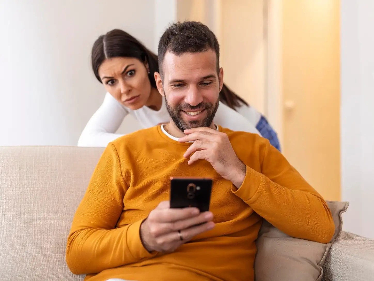 When a Man Is Emotionally Cheating, He Often Does These 8 Things